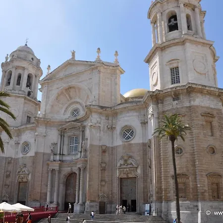 Le Charme Little * Cadiz