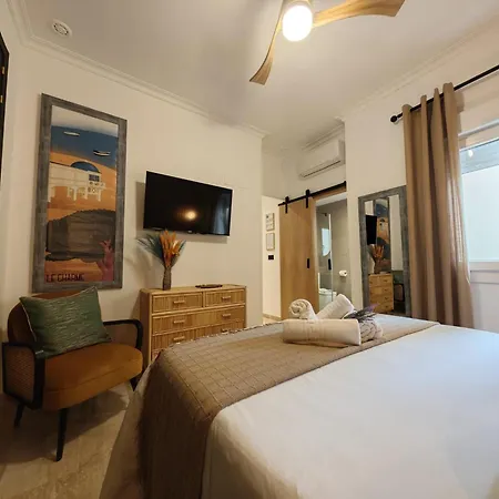 Le Charme Little * Кадіс